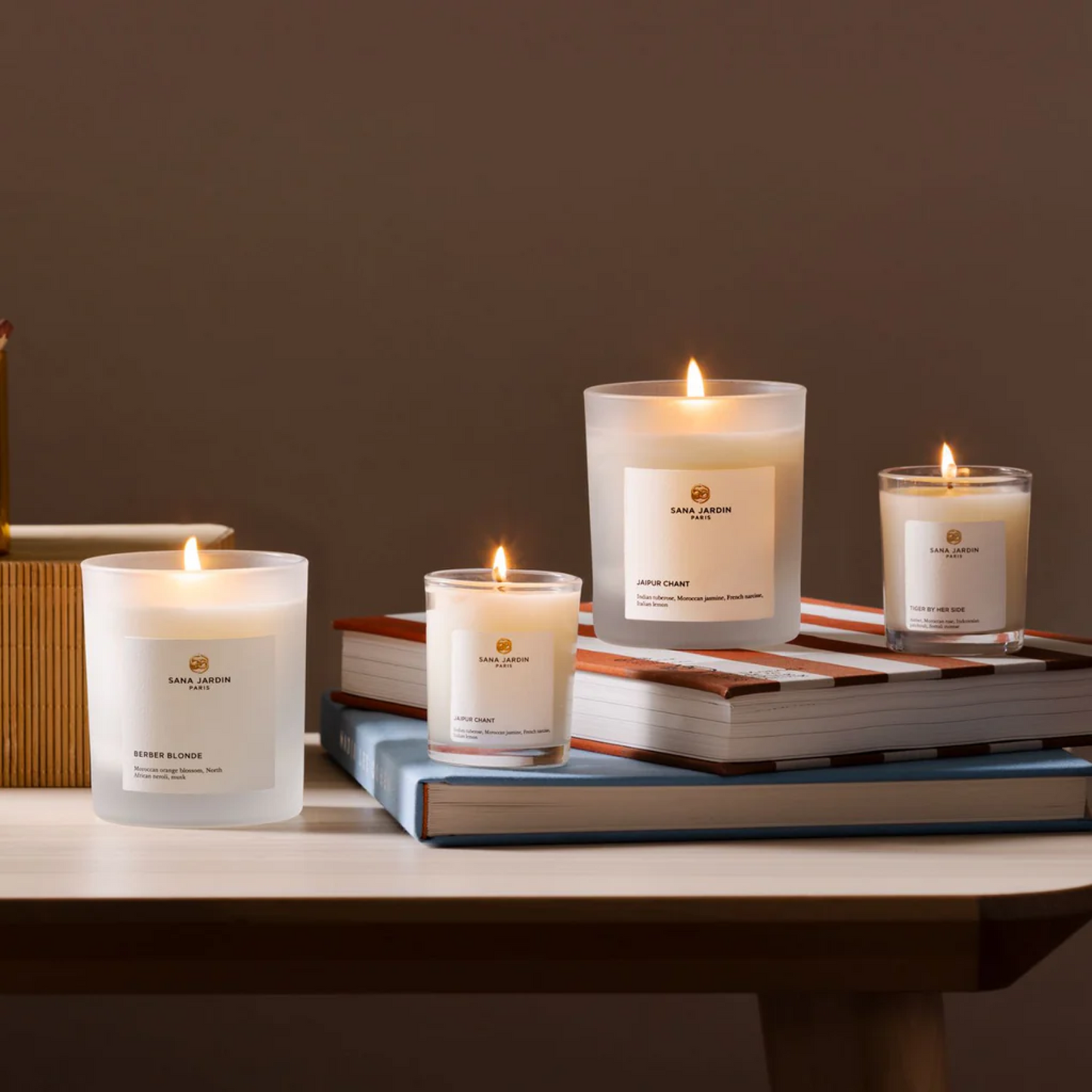 SANDALWOOD TEMPLE SCENTED CANDLE